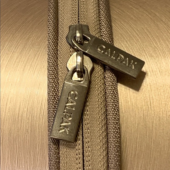 CALPAK Baye Mini Handcase Hat Box in Rose Gold - Picture 8 of 13